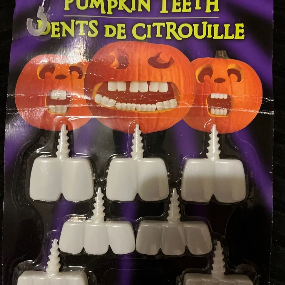 White Pumpkin Teeth Set - Glow in the Dark